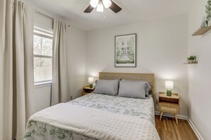 House (3 Bedrooms) | Interior - Walk to Ozark Folk Center SP! Mtn Adventure Base (Mountain View)