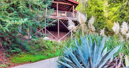 Rustic Mtn-view Home w/ Wood Stove: Dog Friendly