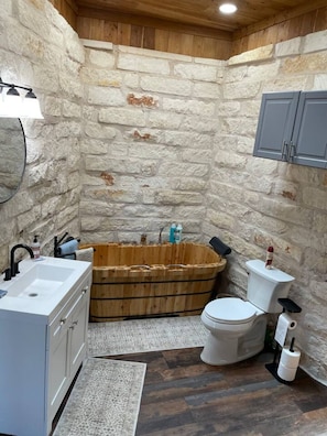 Hair dryer - The Cross Patio Retreat - Designer Hill Country Studio with Scenic Views (Buda)