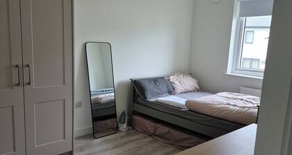 Room-cozy & Peaceful Retreat Near Dublin