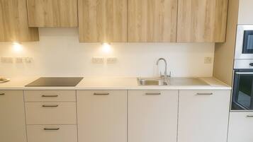 ุงูู
ูุดุฃุฉ ู
ู ุงูุฏุงุฎู