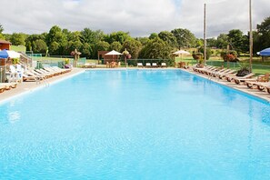 Pool - Bluegreen Christmas Mtn Village -2 Bedroom Cottage (Wisconsin Dells)