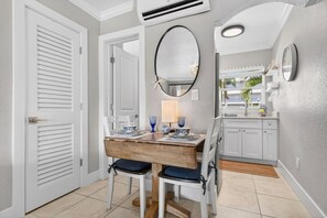 Dining - Coconut Villa`s Suite 6 (Redington Shores)