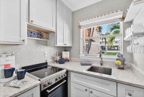 Fridge, microwave, oven, stovetop - Coconut Villa`s Suite 6 (Redington Shores)