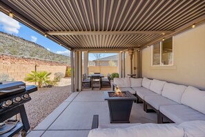 Outdoor dining - Sagebrush Terrace: Waterslide + Lazy River (Washington)