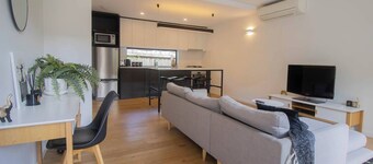 This house is a 2 bedroom(s), 1 bathrooms, located in Lake Wendouree, VIC.