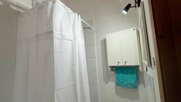 Apartment, 1 Bedroom | Bathroom