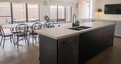 The Modern on Longley - 4 Bedroom Townhouse