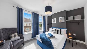 3 bedrooms, iron/ironing board, bed sheets