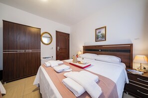 Room - Bozcaada Albatros Otel (Bozcaada)