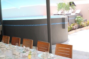 Outdoor pool - Peaceful king bed guestroom with AC close to Curacao International Airport (Mahuma)
