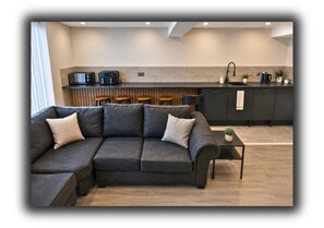 Interior - Williamson Suites (Liverpool)
