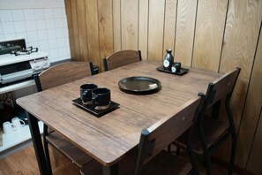 Dining - 中川・一棟貸切和風一戸建・無料駐車・連泊割引 (Ikuno Ward, Osaka)