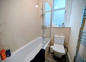2 bedrooms - 2-bed Apartment in Morningside - by Holiday Homes (Edinburgh)