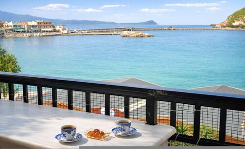 Matroni s House - Seafront Getaway in Monemvasia