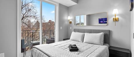 4 bedrooms, desk, iron/ironing board, WiFi