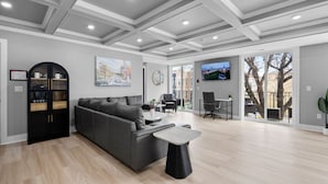 TV - Elegant 5BR Condo+ Florida Ave | Room for Everyone (Washington)