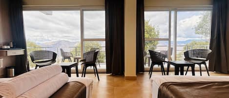 Family Suite | Desk, free WiFi