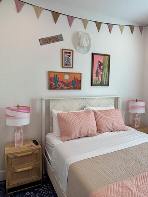 4 chambres, fer et planche à repasser, Wi-Fi, draps fournis