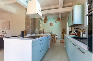 Micro-ondes, four, plaque de cuisson, lave-vaisselle