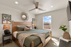 House, 5 Bedrooms - Sagebrush Terrace 5 Bedroom Home (Washington)