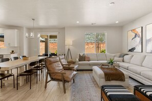 Maison, 5 chambres | Coin séjour