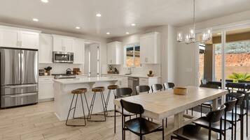 Maison, 5 chambres | Restauration