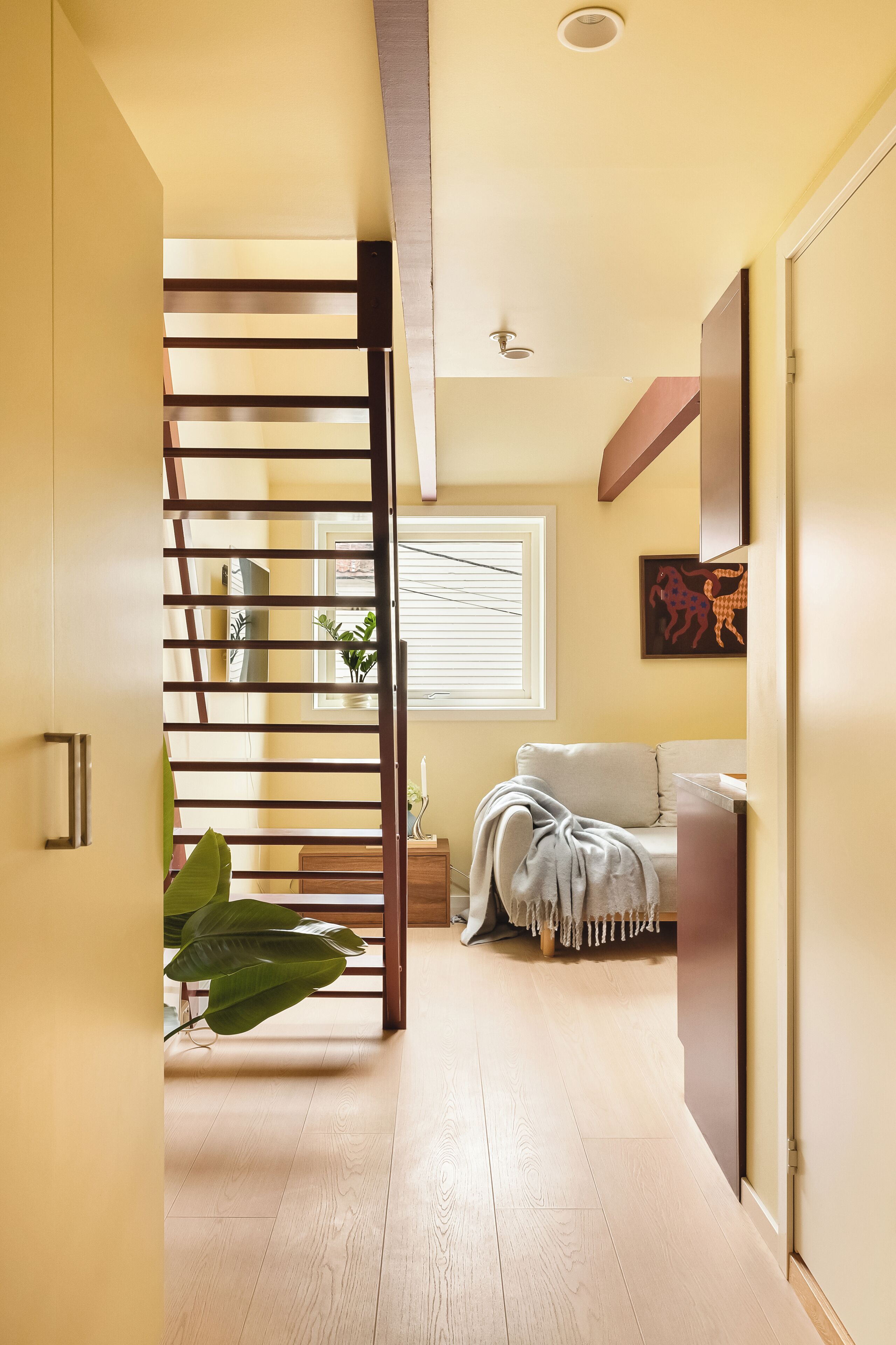 Comfort Loft, Multiple Beds, Non Smoking, Private Bathroom | Interior