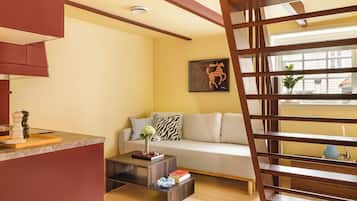 Comfort Apartment, Multiple Beds, Non Smoking, Private Bathroom | Interior