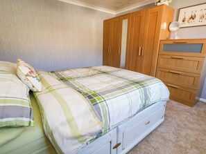 3 bedrooms, individually decorated, individually furnished, free WiFi - 46 Chafeys Avenue (Weymouth)