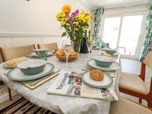 Dining - 46 Chafeys Avenue (Weymouth)