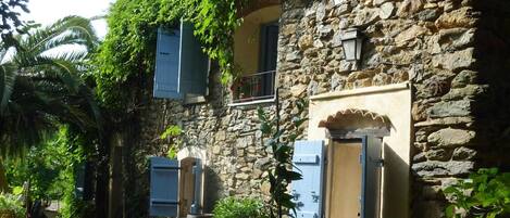 DĂ©tail de lâextĂ©rieur