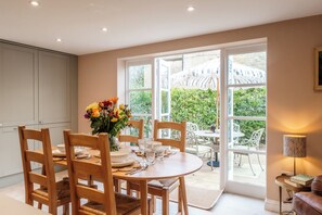 Dining - The Stables Banham Cottages (Bourton-on-the-Water)