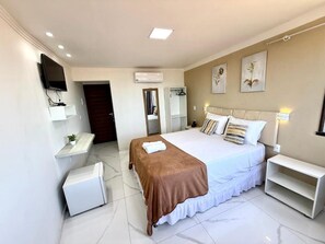 Chambre Double Deluxe, vue partielle sur la mer