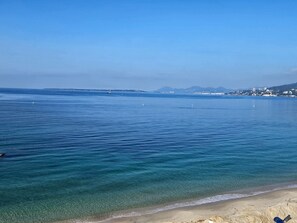 On the beach - Central Juan-les-Pins Colombier 1-Bed Sea View, Parking (Antibes)