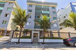 เบสิกอพาร์ทเมนท์ | บริเวณภายนอก