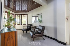 เบสิกอพาร์ทเมนท์ | ภายใน