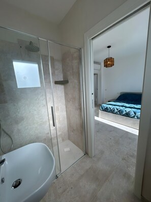 Shower, hair dryer, towels - Siren's Cove Retreat just 500 m from the sea on foot (Budoni)