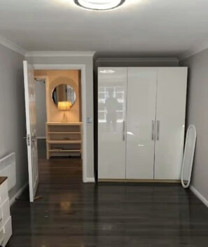 Interior - Modern Cosy York City Apartment with Free Parking (York)