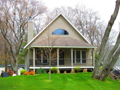 3 BR + Loft in Silver Lake ~ Sleeps 13 ~ AC ~ WIFI ~ Firepit ~ Beds on 3 Levels