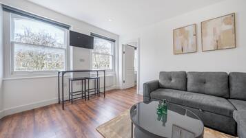 Apartemen Ekonomi, Bebas Asap Rokok | Area keluarga