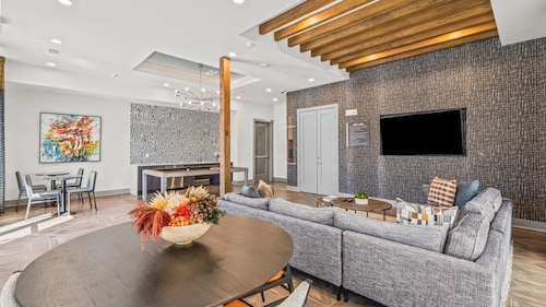 Landing Apartments near Dallas Medical District