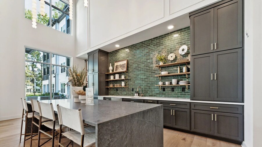 Landing Apartments near Lakes of Forest Hill