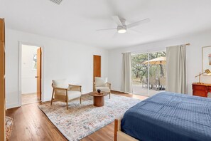 5 bedrooms, desk, iron/ironing board, WiFi - Spacious 5BR Retreat w/ Pool, Spa, Fire Pit & Game-Friendly Spaces (San Marcos)