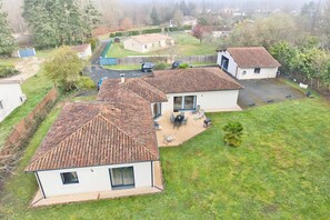 Exterior - Spacious House with Garden & Terrace – Perfect for Families & Friends (Champcevinel)