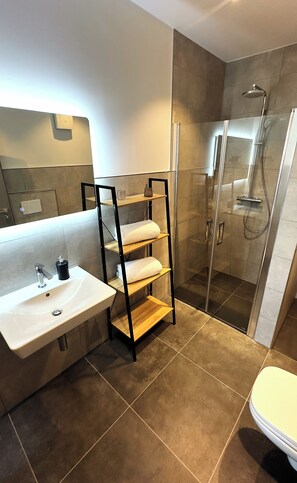 Deluxe-Apartment | Badezimmer