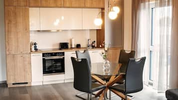 Deluxe Apartment | Private kitchen