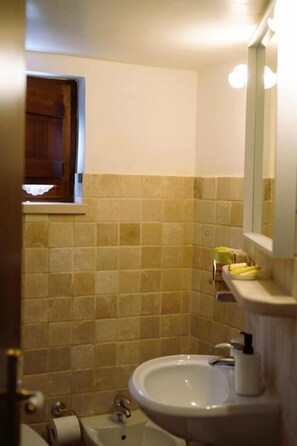 Dobbeltrom, hageutsikt | Bad