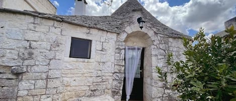 Dubbelrum - utsikt mot trÀdgÄrden | Detalj exteriör