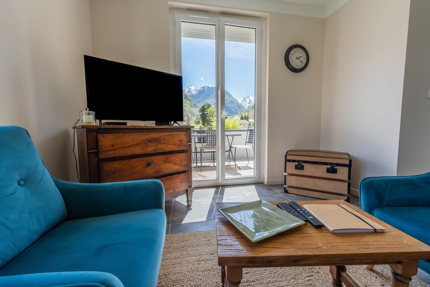 Gîte Du Montcalm : Vue Montagne, Terrasse Commune Et Wi-fi - Auzat